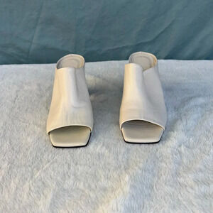 NWOT AEYDE Raf Sandal In Creamy Leather Size 36/US 6